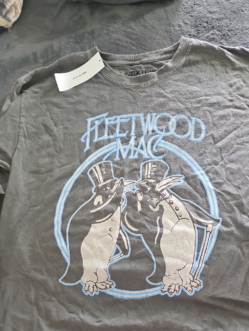 Urban Outfitters- Fleetwood Mac Penguin Graphic T-Shirt. Size: medium